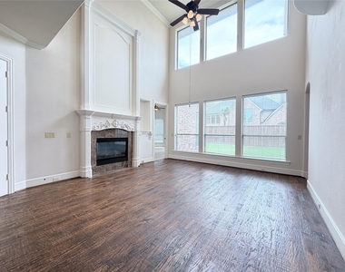 4419 Donegal Drive - Photo Thumbnail 8