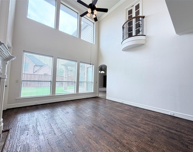 4419 Donegal Drive - Photo Thumbnail 10