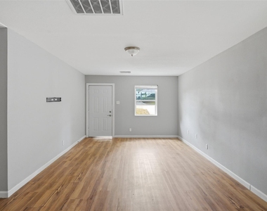 4508 Fletcher Avenue - Photo Thumbnail 3