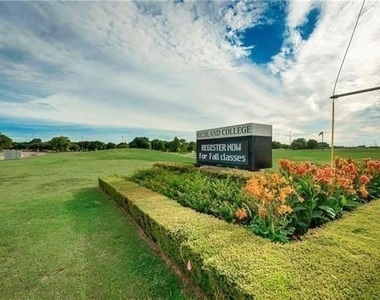 9831 Walnut Street - Photo Thumbnail 10