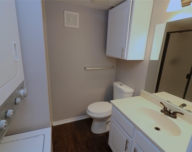 9831 Walnut Street - Photo Thumbnail 4