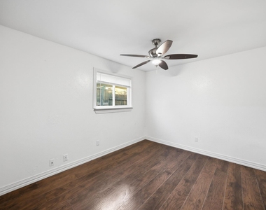 10124 Shayna Drive - Photo Thumbnail 15
