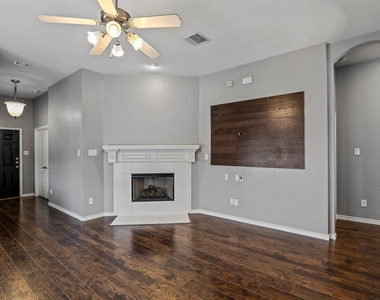 1104 Grey Fox Drive - Photo Thumbnail 4