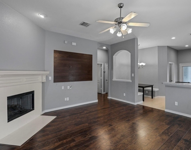 1104 Grey Fox Drive - Photo Thumbnail 3