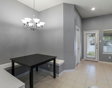 1104 Grey Fox Drive - Photo Thumbnail 6