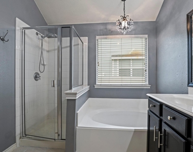 1104 Grey Fox Drive - Photo Thumbnail 14