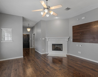 1104 Grey Fox Drive - Photo Thumbnail 5