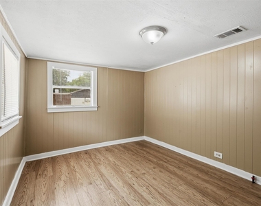 1415 Stanwood Avenue - Photo Thumbnail 14