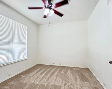 15465 Adlong Drive - Photo Thumbnail 7