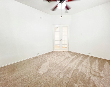 15465 Adlong Drive - Photo Thumbnail 8