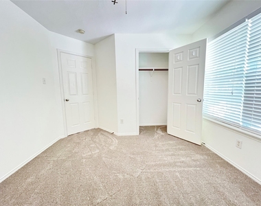 15465 Adlong Drive - Photo Thumbnail 16
