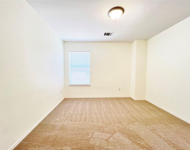15465 Adlong Drive - Photo Thumbnail 20