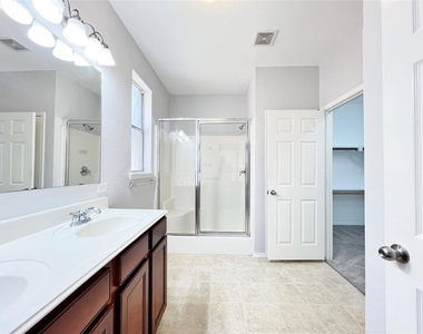 15465 Adlong Drive - Photo Thumbnail 12