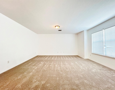 15465 Adlong Drive - Photo Thumbnail 13