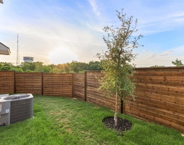 825 Premier Parkway - Photo Thumbnail 13