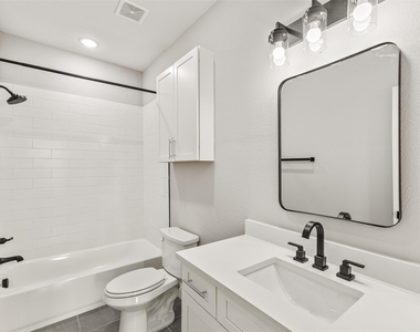 825 Premier Parkway - Photo Thumbnail 6