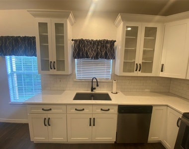 723 Fawn Valley Drive - Photo Thumbnail 12