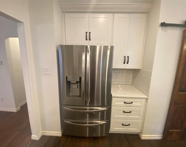 723 Fawn Valley Drive - Photo Thumbnail 10