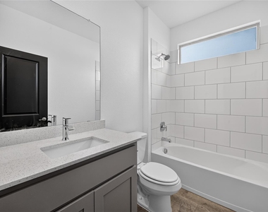 1005 Chaplin Drive - Photo Thumbnail 5