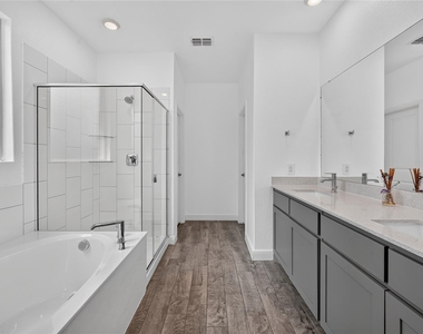 1005 Chaplin Drive - Photo Thumbnail 11