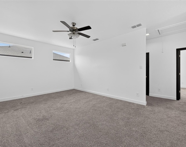 1005 Chaplin Drive - Photo Thumbnail 13