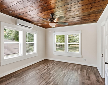 707 W Water Street - Photo Thumbnail 12