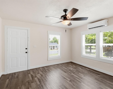 707 W Water Street - Photo Thumbnail 17