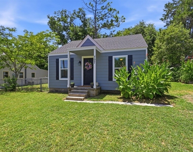 707 W Water Street - Photo Thumbnail 1