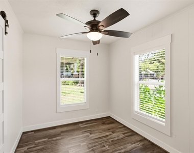 707 W Water Street - Photo Thumbnail 15