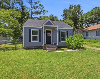 707 W Water Street - Photo Thumbnail 3