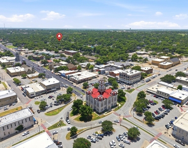 707 W Water Street - Photo Thumbnail 22