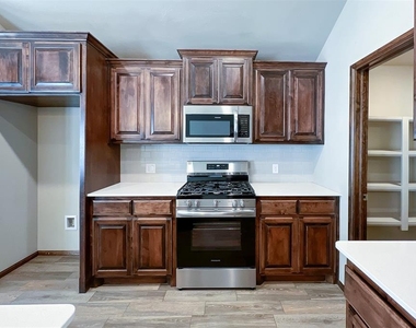 12932 Nw 3rd Terrace - Photo Thumbnail 9
