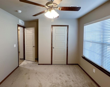 12932 Nw 3rd Terrace - Photo Thumbnail 19