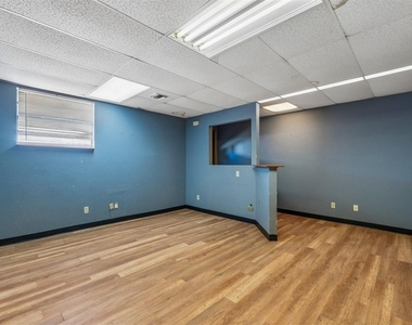 902 N Purdue Avenue - Photo Thumbnail 12