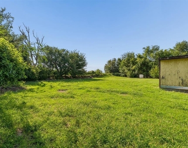 902 N Purdue Avenue - Photo Thumbnail 32