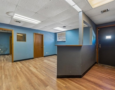 902 N Purdue Avenue - Photo Thumbnail 11