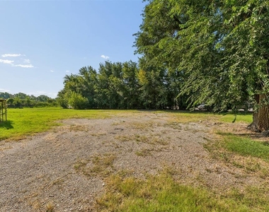902 N Purdue Avenue - Photo Thumbnail 27