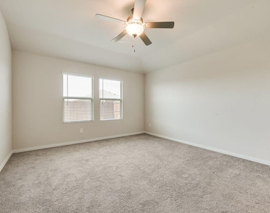 3904 High Valley Drive - Photo Thumbnail 16