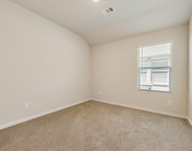 3904 High Valley Drive - Photo Thumbnail 14