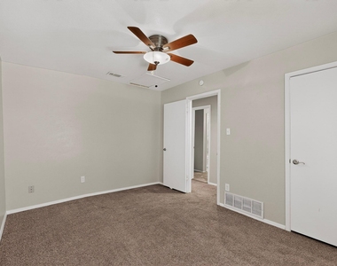 1949 Shorewood Drive - Photo Thumbnail 26