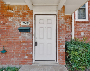 1949 Shorewood Drive - Photo Thumbnail 4