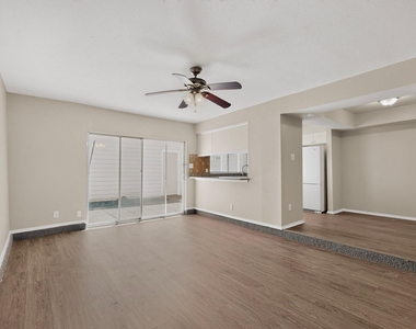 1949 Shorewood Drive - Photo Thumbnail 9