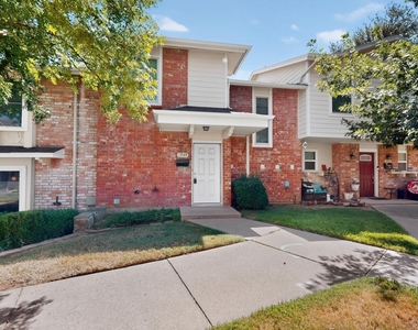 1949 Shorewood Drive - Photo Thumbnail 3