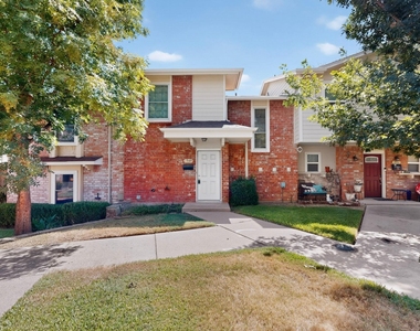 1949 Shorewood Drive - Photo Thumbnail 2