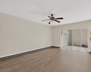 1949 Shorewood Drive - Photo Thumbnail 8