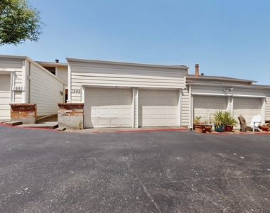 1949 Shorewood Drive - Photo Thumbnail 31