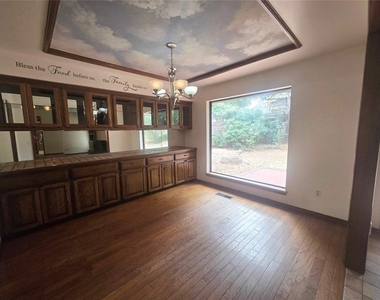 1212 Kingston Court - Photo Thumbnail 4