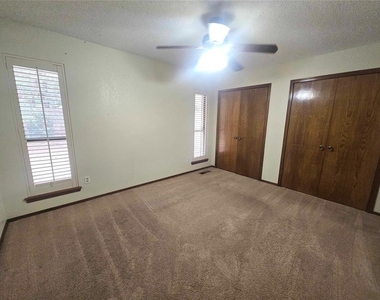 1212 Kingston Court - Photo Thumbnail 16