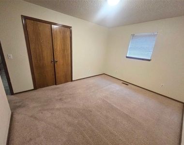 1212 Kingston Court - Photo Thumbnail 19