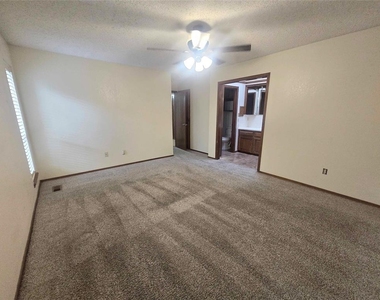 1212 Kingston Court - Photo Thumbnail 11